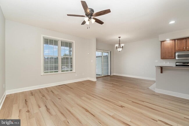 Photo - 103 Scully Pl