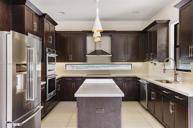 Photo - 10660 SW 55th St