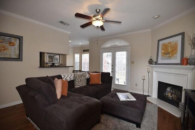 Photo - 2380 Bering Dr Unidad d1