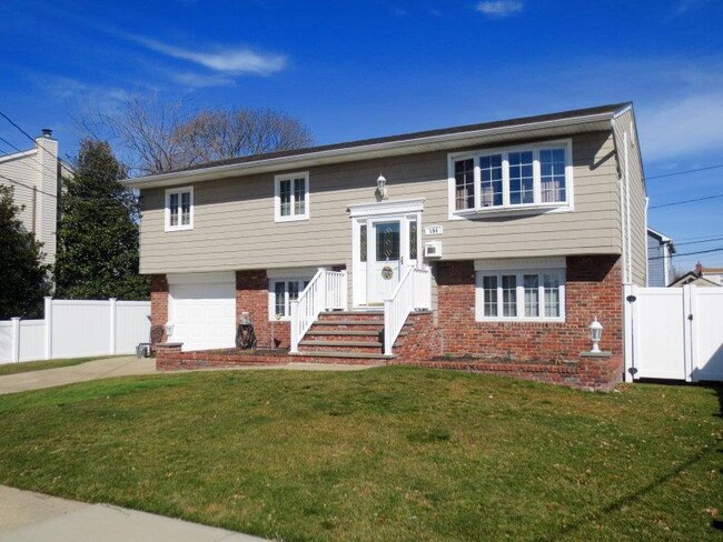Photo - 154 Granada Pkwy House