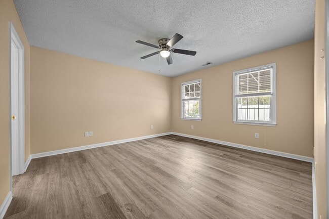 Photo - Charming Duplex in Dunn