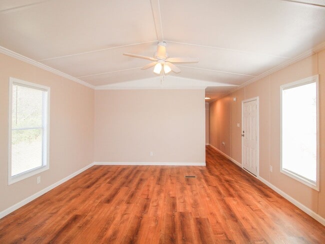 Photo - Recently Updated Manufactured Home!