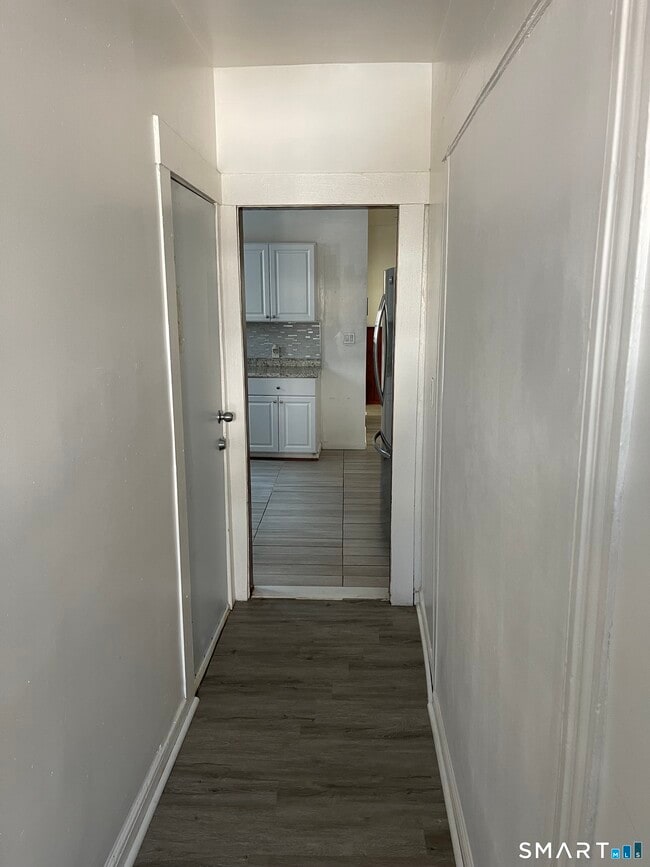 Building Photo - 191 Parrott Ave Unit 1