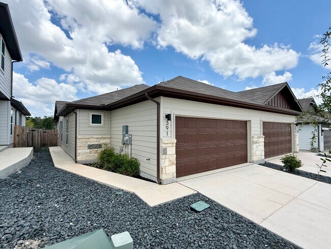 Photo - 391-395 Nespral Unit 391 Nespral