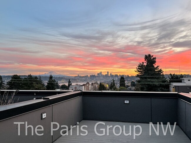 Building Photo - Gorgeous 2021 Fremont/Wallingford 3BR Overlooking Downtown, Mt Rainier & SLU, Garage w/EV Chgr, W...