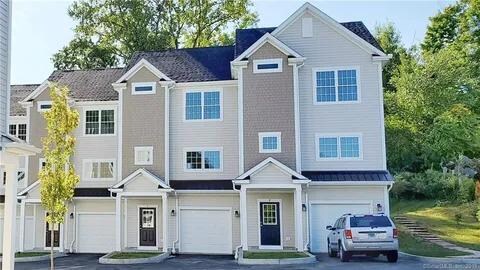 Photo - 38 Triangle St Townhome