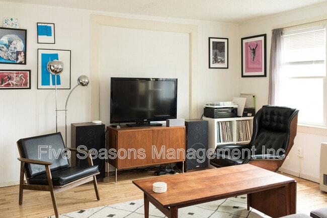 Photo - 32 Intervale Ave