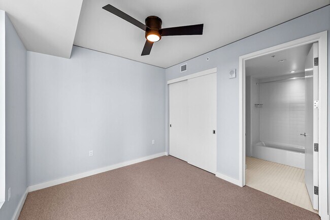 Gorgeous Two Bedroom Condo in The Coloradan! - Gorgeous Two Bedroom Condo in The Coloradan! Unit 1031