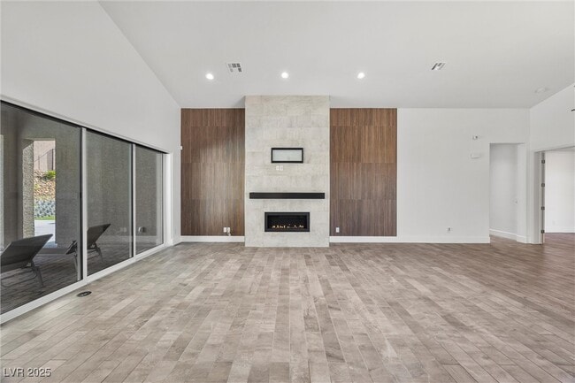 Building Photo - 6243 Carol Butte Ct