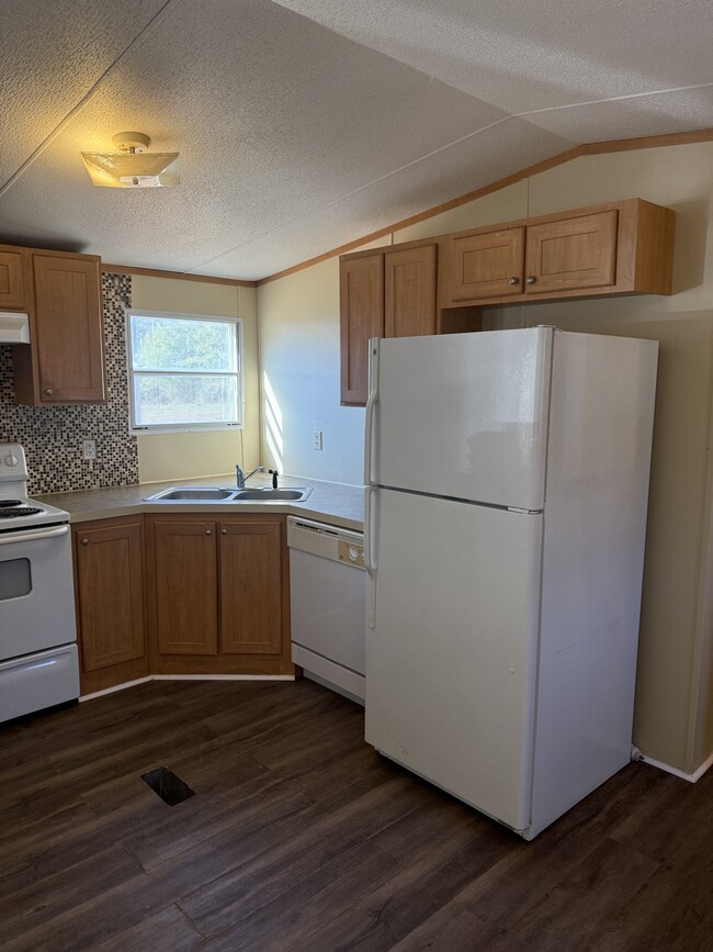 Photo - 2070 Krist Ln