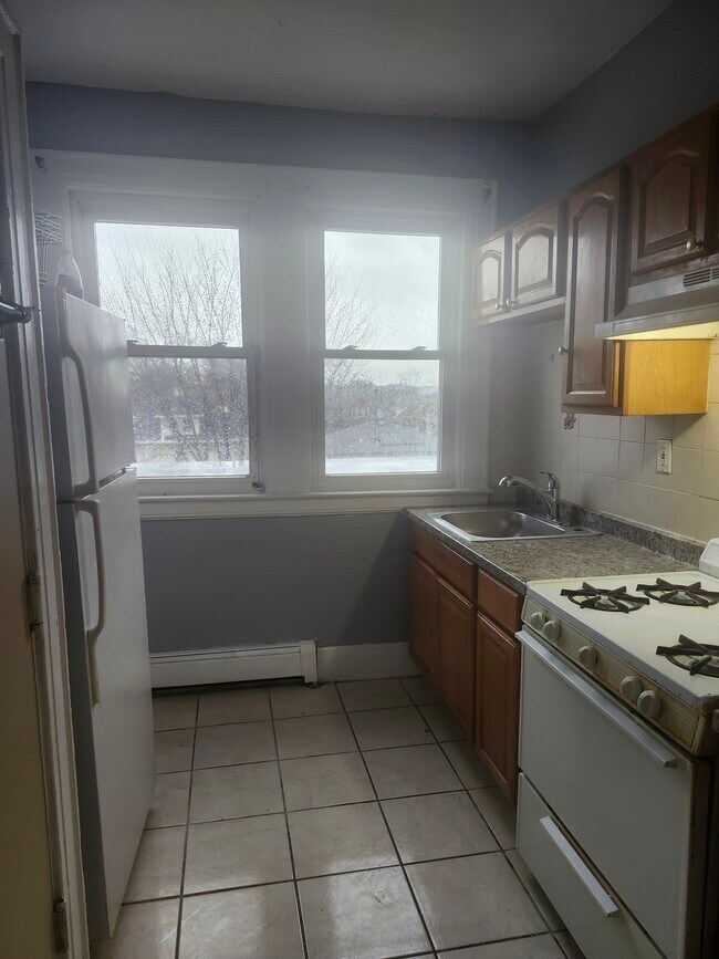 Kitchen - 32 Leo Pl Unit 3rd Floor