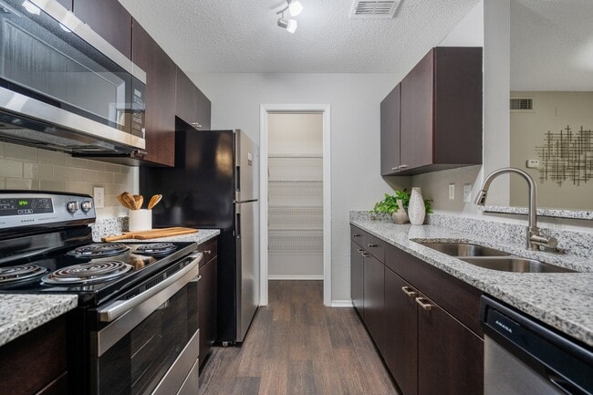 Clairmont Reserve Apartment Homes