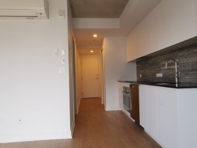 Photo - 2300 Rue Rue Tupper