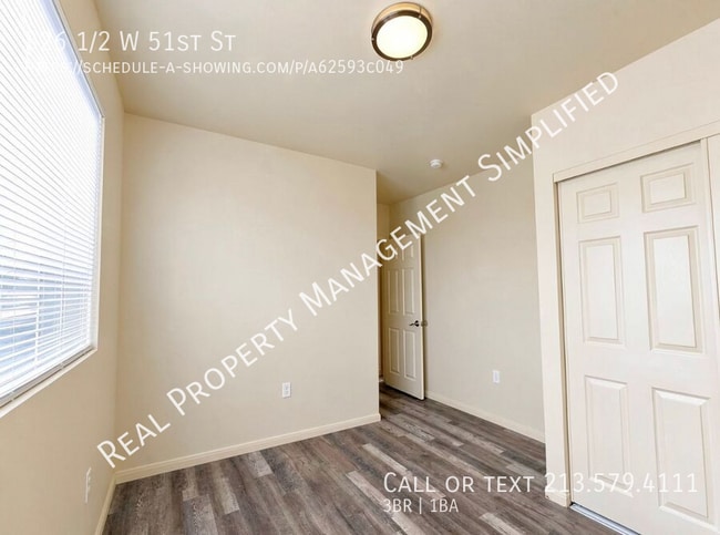 Photo - 326 1/2 W 51st St-