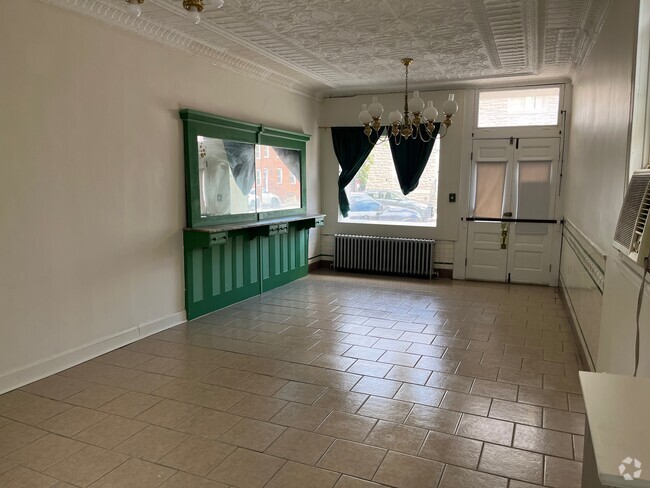 Building Photo - 1721 Bank St Unit A Rental