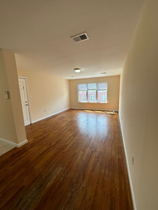 Building Photo - 111 Highland Ave Rental