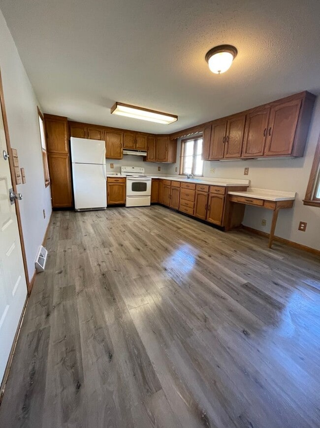Building Photo - Hoff - 06 - Madison Street Unit 1313 Rental