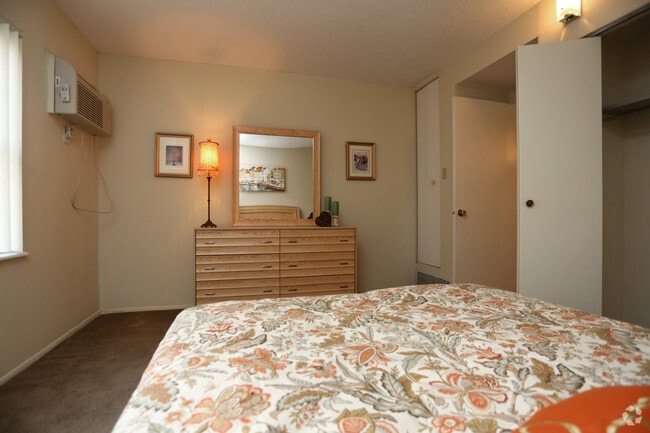 Cabana Club Apartments
