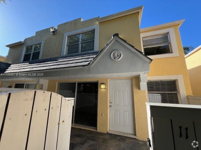 Building Photo - 6855 SW 45th Ln Unit 11 Rental