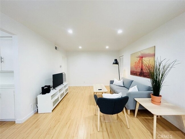 Photo - 11921 Goshen Ave Unit 1