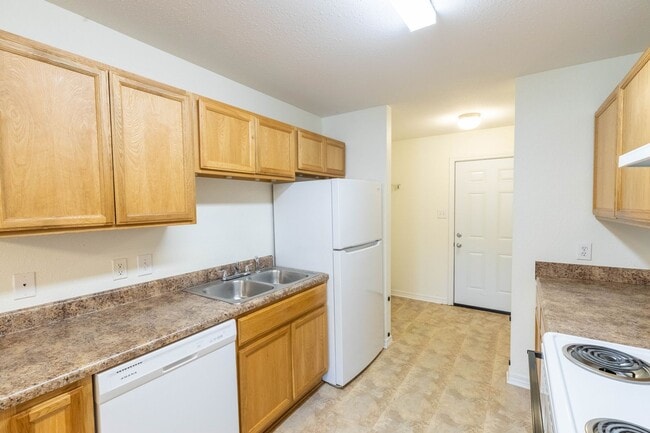 17235 Avondale Cir
