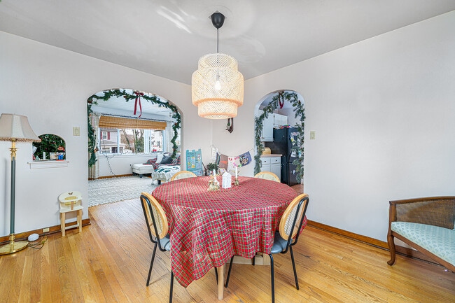 Photo - 128 Murrayhill Ave