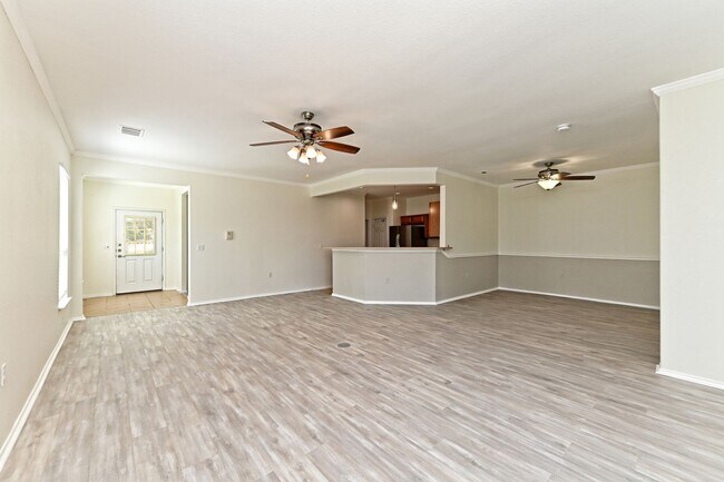 Photo - 111 Nassau Cir