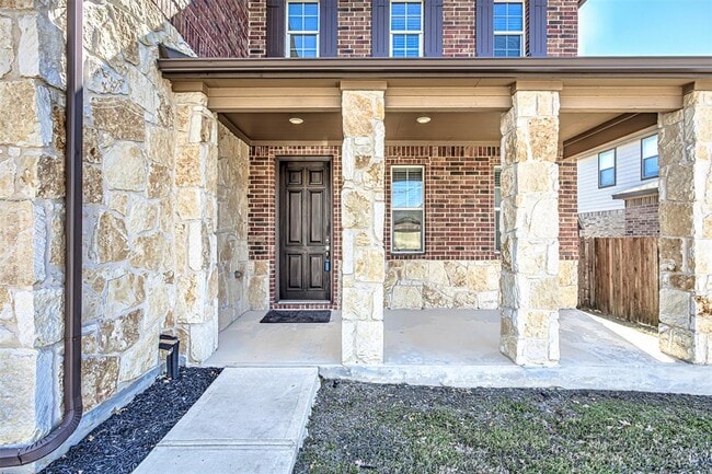 Photo - 339 Alamosa Dr