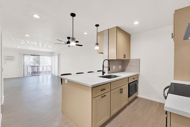 Building Photo - 20234 Cantara St Unit 275