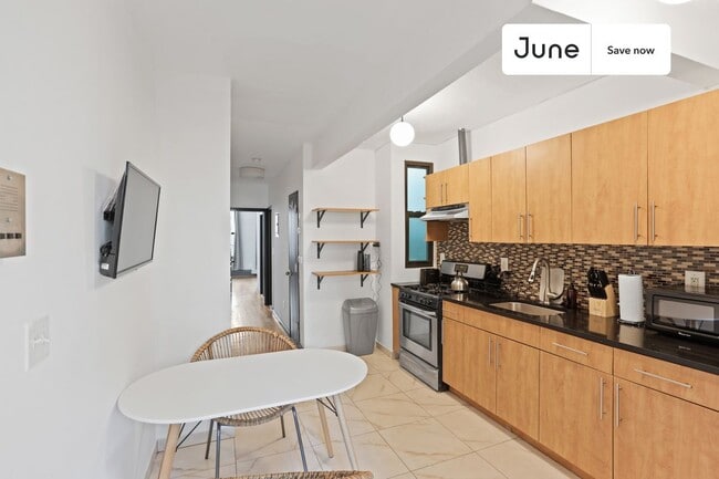 Building Photo - 2028 Second Avenue