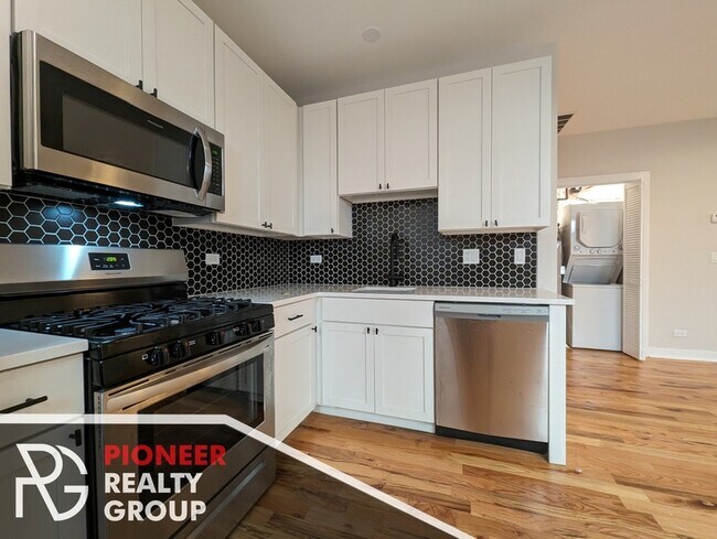 Photo - 648 W Wrightwood Ave Unit 2