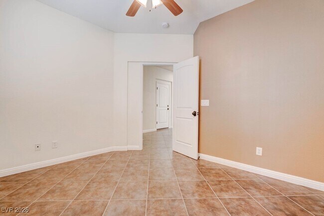 Photo - 1948 W Hammer Ln