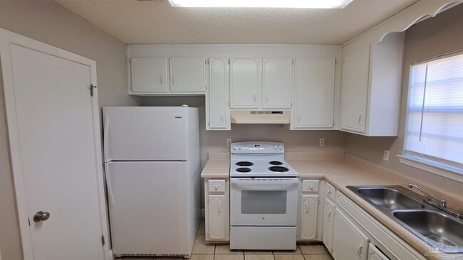 Photo - 828 Lavon Dr
