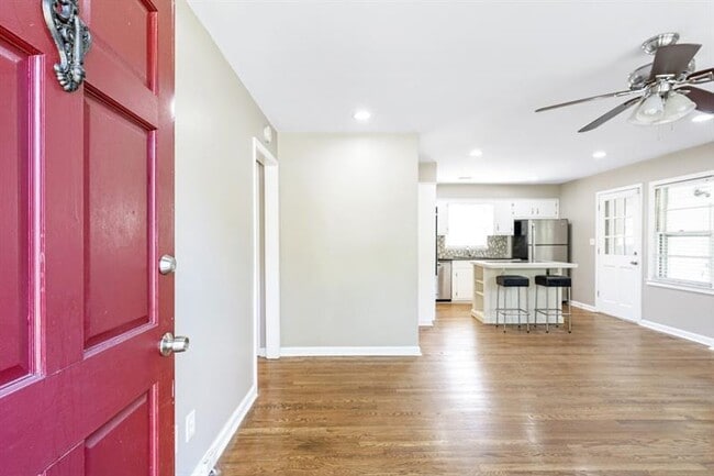 Photo - 1517 Gaylor Cir SE