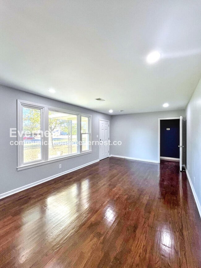 Photo - 818 W Old Hickory Blvd