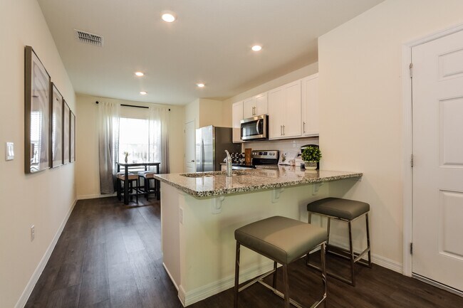 Photo - 60 E GRANDE Rd