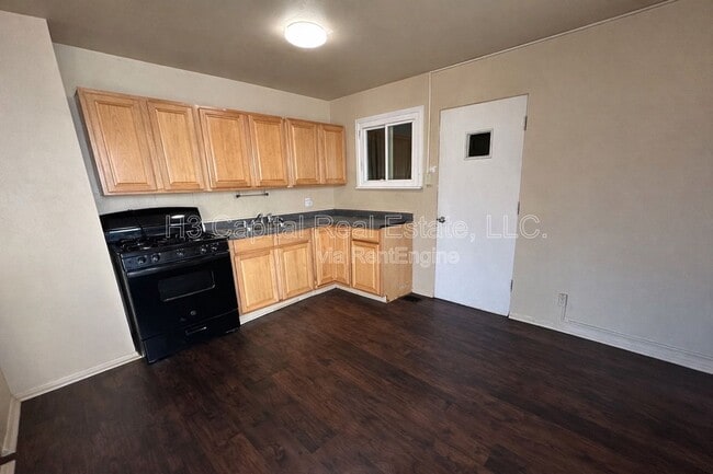 Photo - 133 Charlene St