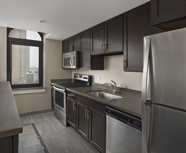 Photo - Detroit Savings Bank