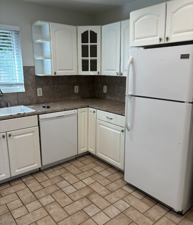 Photo - 425 Lincoln Ave Unidad 425 LINCOLN