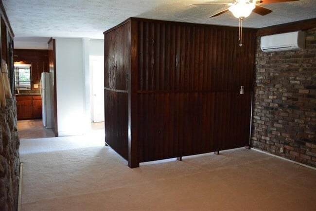Photo - 1491 Emory Rd NE