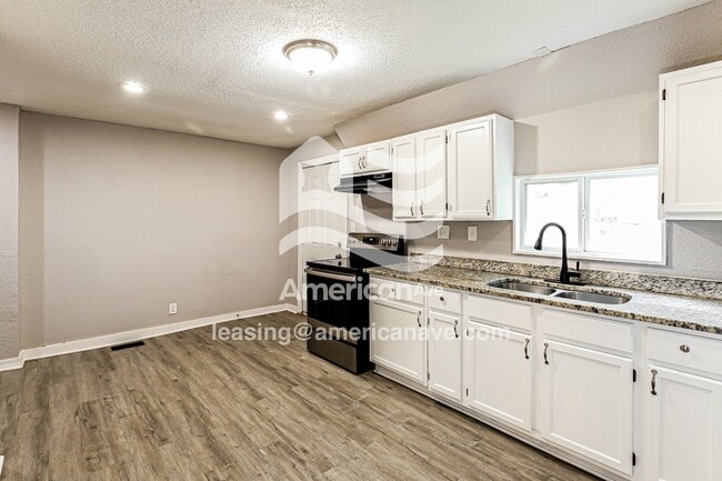 Photo - 111 Spruce Ave