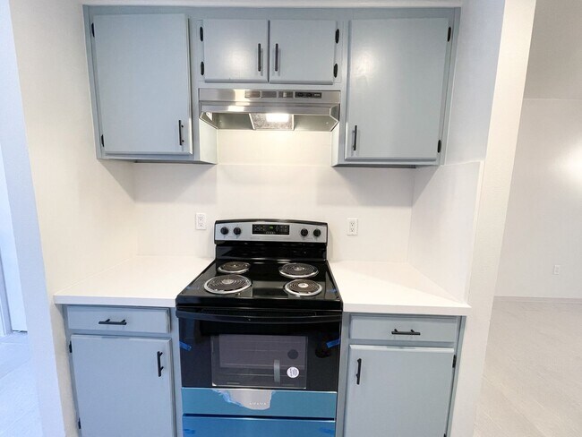 Photo - Centrally Located Apartment with Pool!!