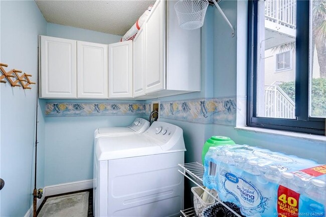 Photo - 5563 NE Gulfstream Way