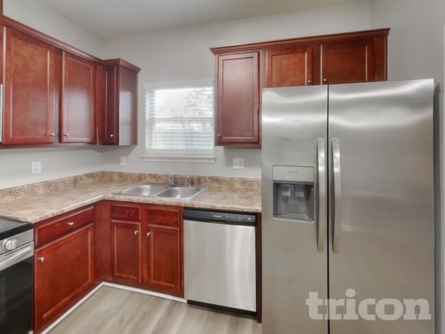 Photo - 3140 Broadleaf Trail Rd