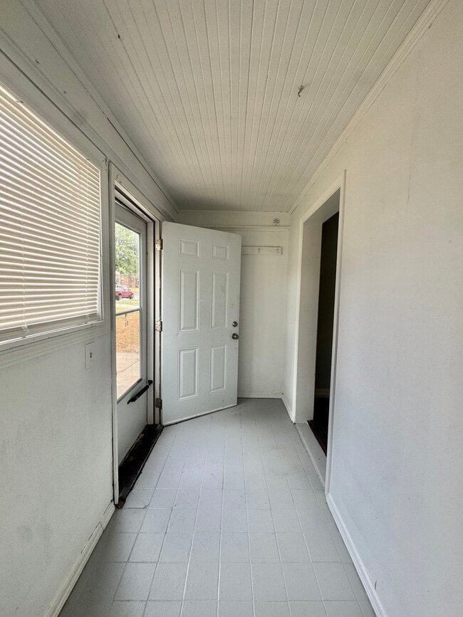 1000 N Tabor Dr