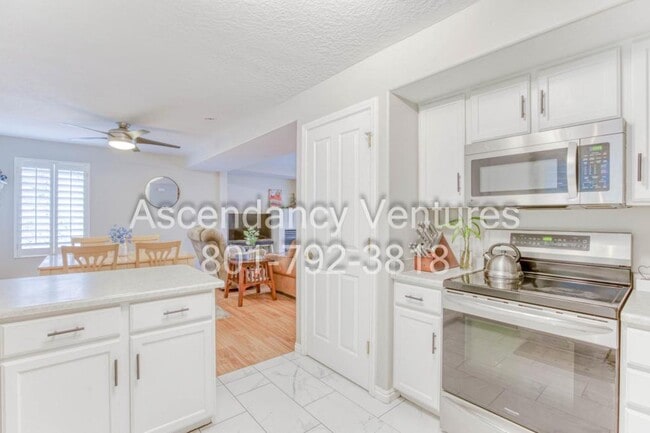 Photo - 171 Calais Ln