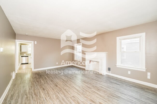3251 Amherst Ave
