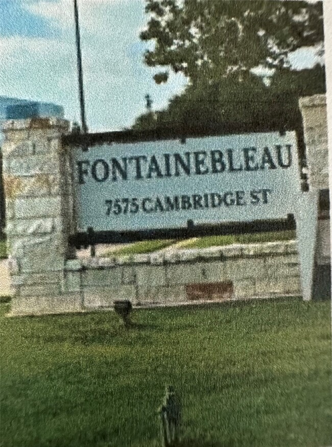 Building Photo - 7575 Cambridge St Unit 2303