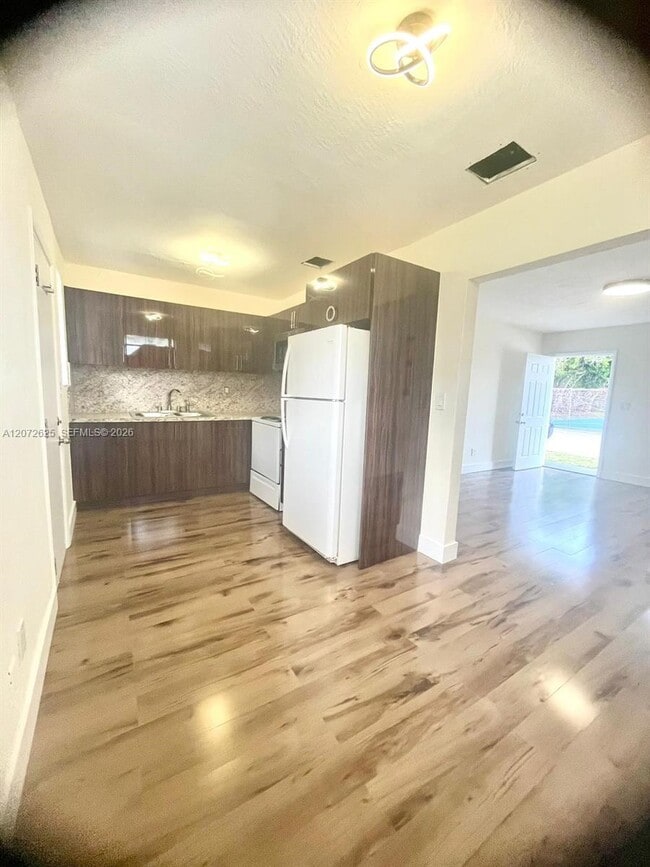 Photo - 15350 NE 14th Ct
