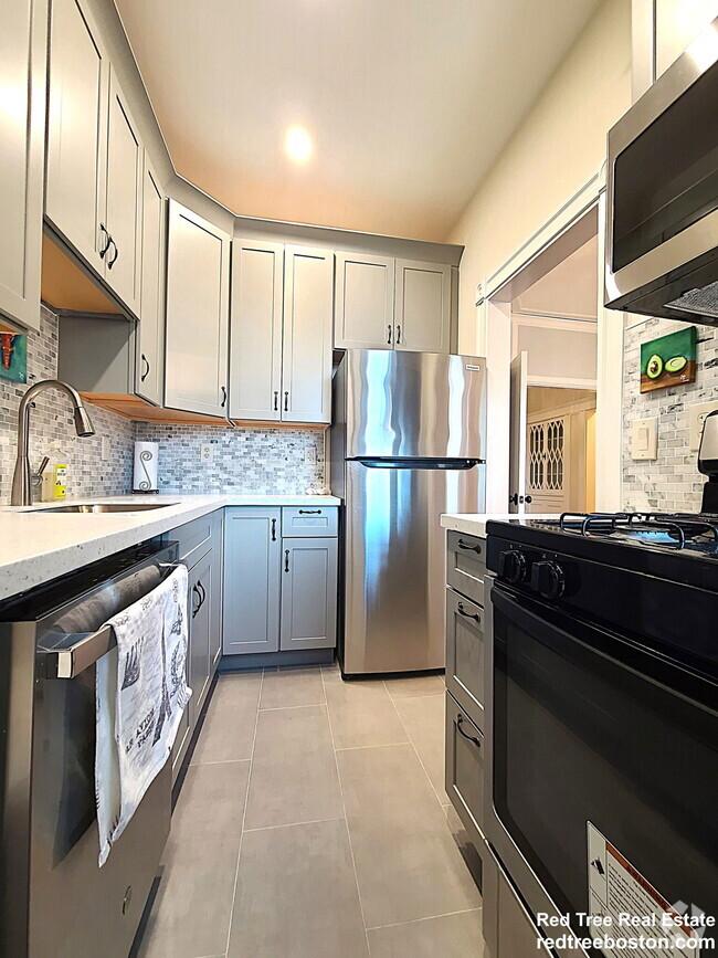 Building Photo - 1263 Commonwealth Ave Unit U5 Rental